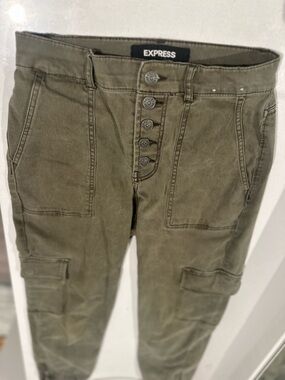Express Cargo Pants in Olive Green
